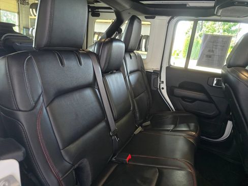 Used 2019 Jeep Wrangler Unlimited Rubicon AWD/4WD image 29