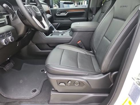 Used 2025 GMC Sierra 2500 Denali w/ Denali Reserve Package AWD/4WD image 20