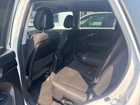 Used 2014 Kia Sorento LX AWD/4WD image 19