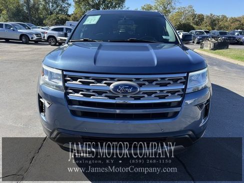 Used 2018 Ford Explorer XLT w/ Equipment Group 201A image 3