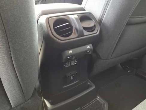 Used 2025 Jeep Wrangler Unlimited Sahara AWD/4WD image 13