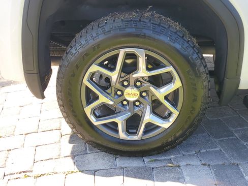 Used 2023 GMC Sierra 1500 SLT w/ SLT Premium Plus Package image 7