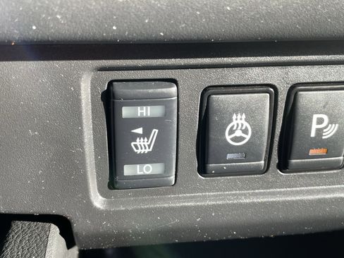 Used 2023 Nissan Frontier SV w/ Technology Package image 24