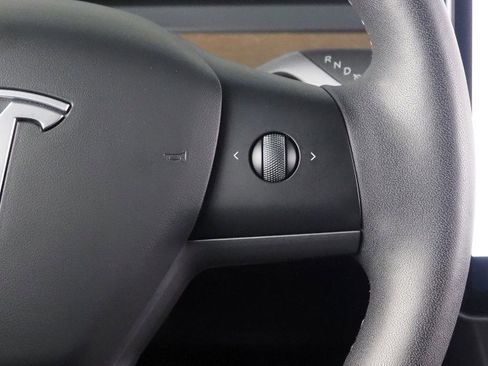 Used 2023 Tesla Model Y Performance image 22