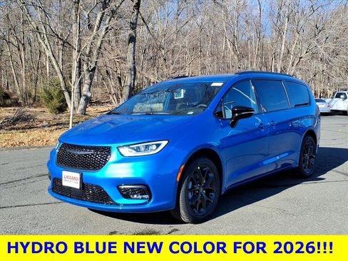 New 2026 Chrysler Pacifica Select image 3