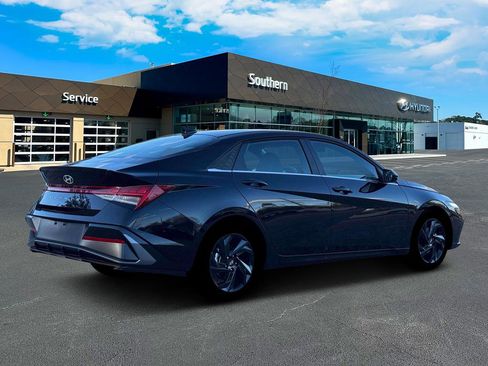 New 2026 Hyundai Elantra SEL Sport image 9