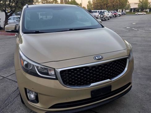 Used 2018 Kia Sedona EX FWD image 3