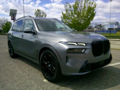 Used 2023 BMW X7 xDrive40i AWD/4WD image 21