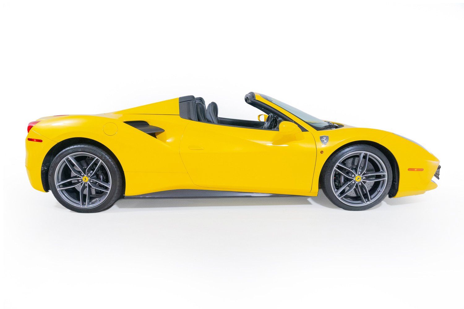 Used 2017 Ferrari 488 Spider RWD image 20