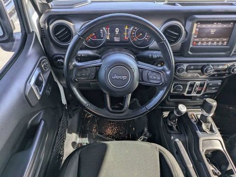 Used 2021 Jeep Gladiator Sport image 14