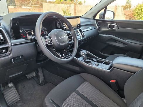 Certified 2023 Kia Sorento LX AWD/4WD image 12
