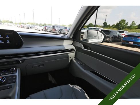 Used 2025 Hyundai Palisade SEL AWD/4WD image 12