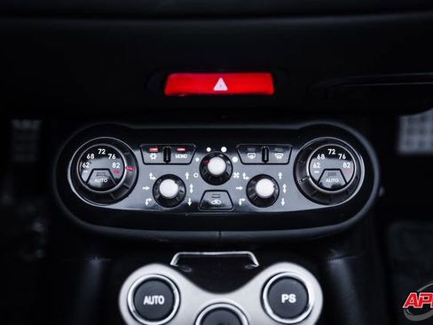 Used 2014 Ferrari California image 16