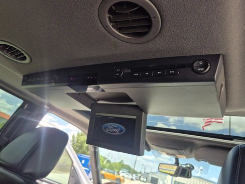 Used 2010 Ford Expedition Limited RWD image 26