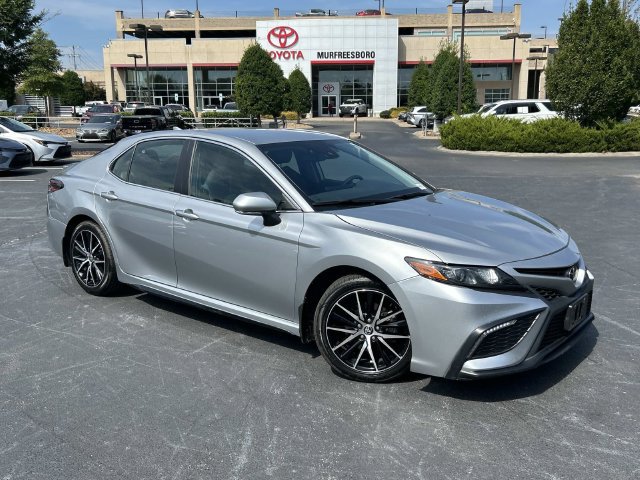 Used 2024 Toyota Camry SE FWD image 2