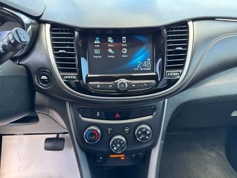 Used 2017 Chevrolet Trax LT w/ LT Convenience Package FWD image 14