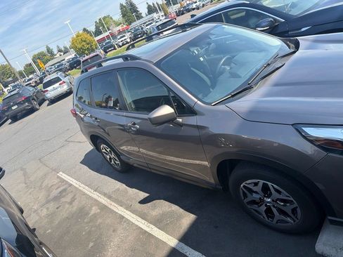 Certified 2023 Subaru Forester Premium AWD/4WD image 2