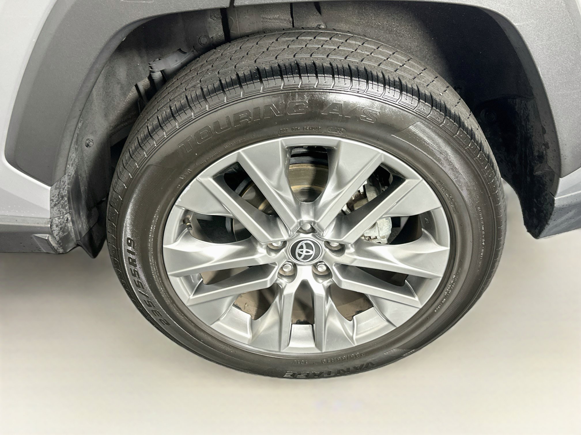 Used 2023 Toyota RAV4 XLE Premium FWD image 11
