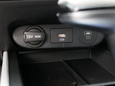 New 2025 Hyundai Elantra Limited image 20