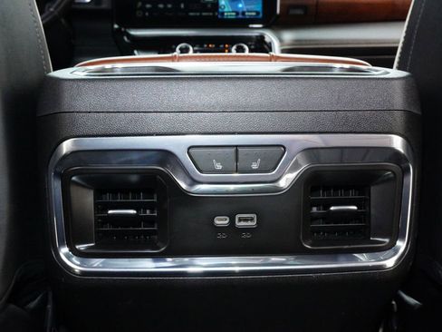 Used 2022 GMC Sierra 1500 Denali Ultimate AWD/4WD image 32