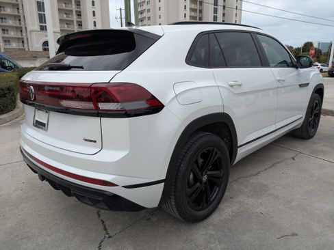 New 2026 Volkswagen Atlas Cross Sport SEL R-Line AWD/4WD image 4