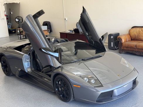 Used 2006 Lamborghini Murcielago Roadster AWD/4WD image 8