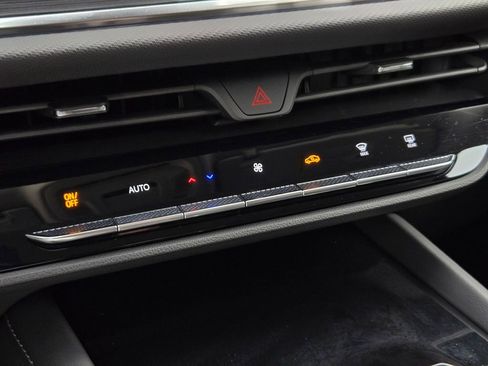 Used 2025 Buick Envision Preferred image 20