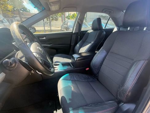 Used 2016 Toyota Camry SE image 14