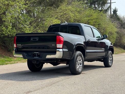 Used 2016 Toyota Tacoma SR5 w/ SR5 Appearance Package (SN) image 5