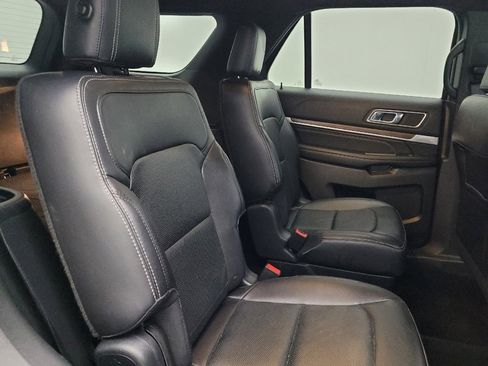 Used 2017 Ford Explorer Limited image 19