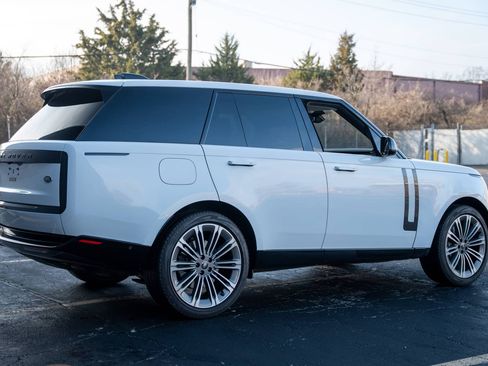 Used 2023 Land Rover Range Rover SE AWD/4WD image 6