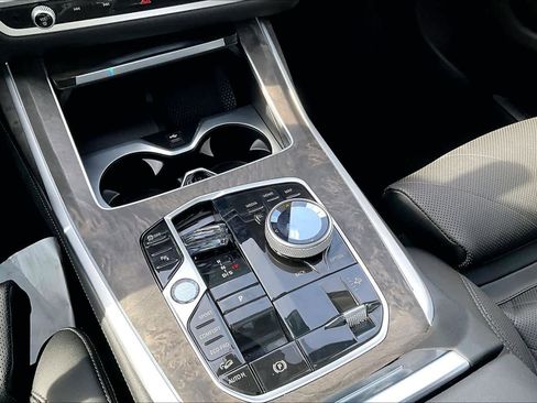 Used 2026 BMW X7 xDrive40i image 17