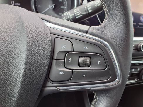 Used 2020 Buick Encore GX Essence FWD image 16