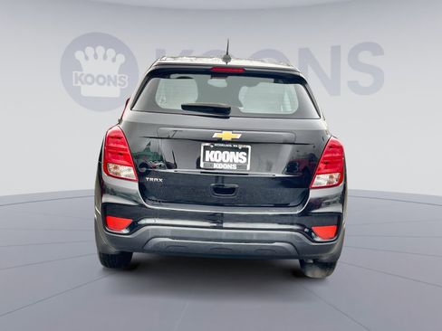 Used 2020 Chevrolet Trax LS w/ LPO, Protection Package FWD image 5