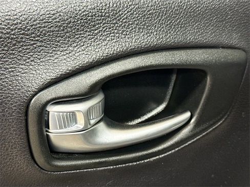 Used 2018 Jeep Compass Latitude w/ Popular Equipment Group image 17