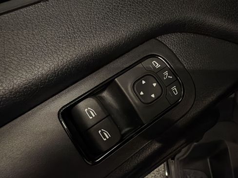 Used 2025 Mercedes-Benz Sprinter 2500 image 13