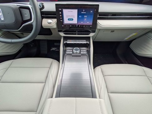 New 2026 Lincoln Nautilus Premier AWD/4WD image 19
