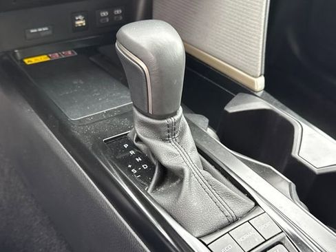 Used 2025 Toyota Camry SE image 15