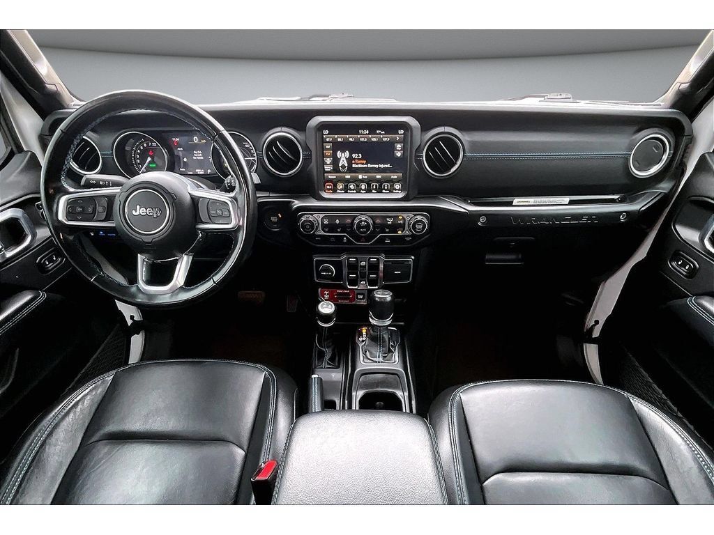 Used 2022 Jeep Wrangler Unlimited Rubicon 4xe w/ Cold Weather Group AWD/4WD image 10