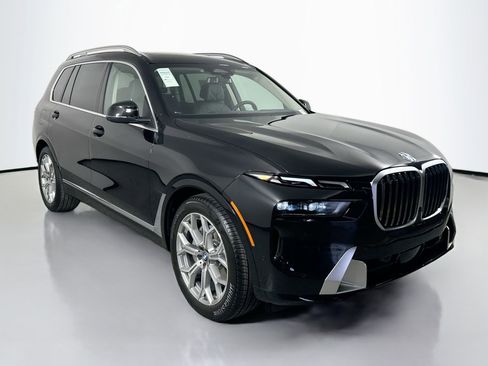 Certified 2026 BMW X7 xDrive40i w/ Climate Comfort Package image 4