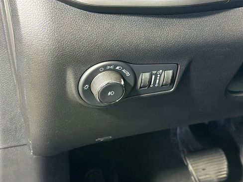 Used 2022 Jeep Compass Latitude AWD/4WD image 13