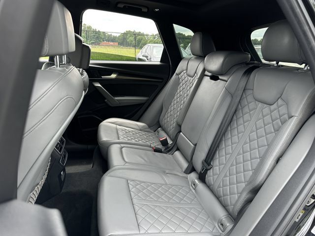 Used 2018 Audi SQ5 Premium Plus w/ S Sport Package AWD/4WD image 19
