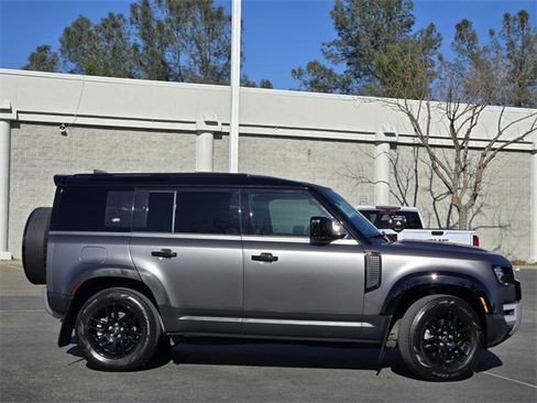 Used 2023 Land Rover Defender 110 S image 3