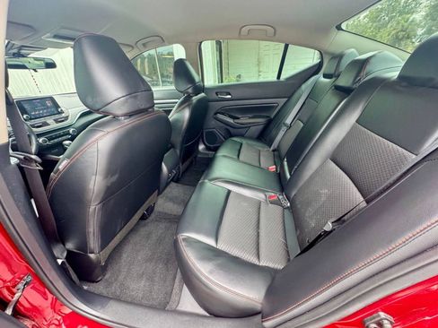 Used 2025 Nissan Altima 2.5 SR FWD image 16