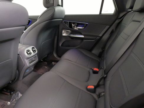 Used 2024 Mercedes-Benz GLC 300 4MATIC image 34