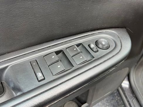 Used 2016 GMC Acadia SLT AWD/4WD image 26