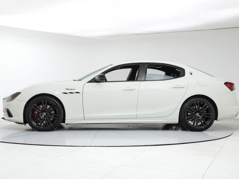 Certified 2023 Maserati Ghibli Modena Q4 image 2