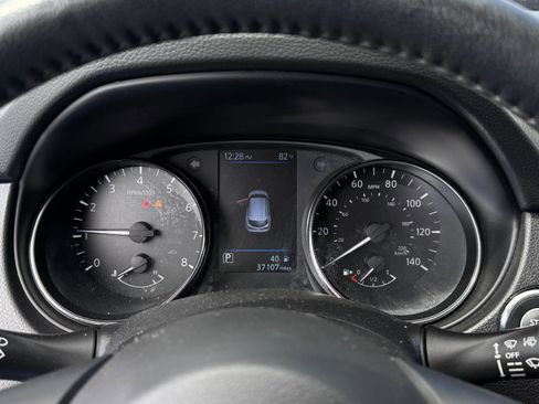 Used 2022 Nissan Rogue Sport SV w/ Technology Package image 17