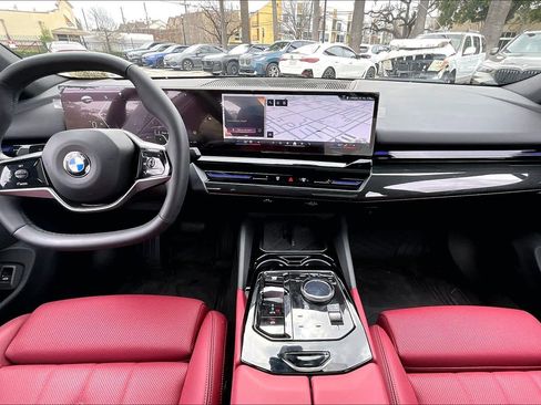 Used 2025 BMW 530i image 14