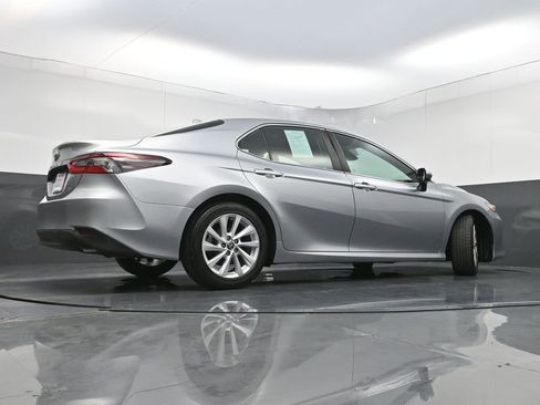 Used 2022 Toyota Camry LE FWD image 29